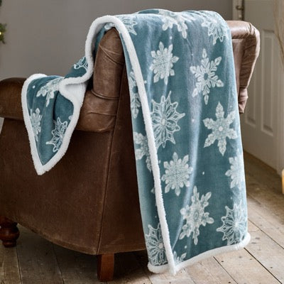 Snowflake Flurry Throw