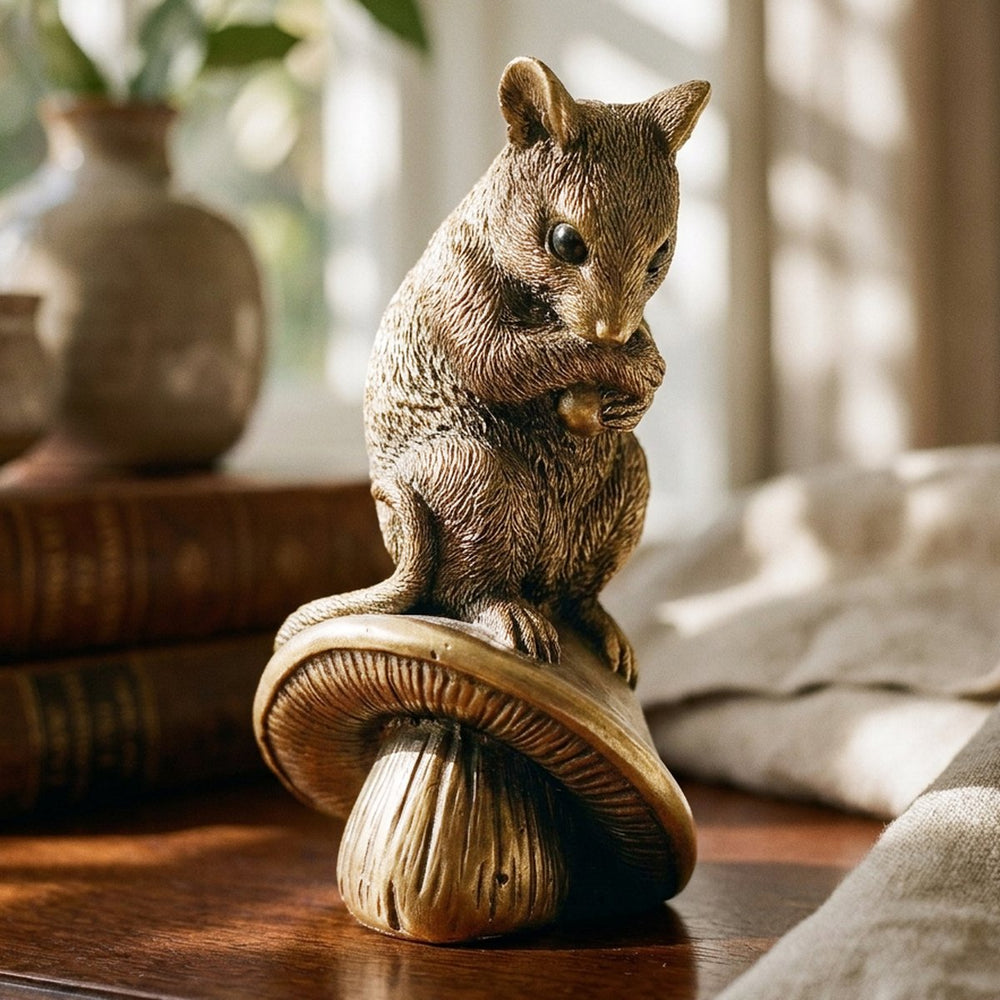 Mouse on Mushroom