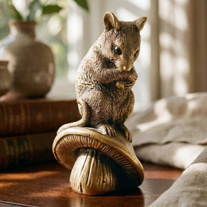 Mouse on Mushroom