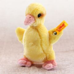 Pilla Duckling by Steiff