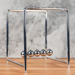 Classic Newton's Cradle